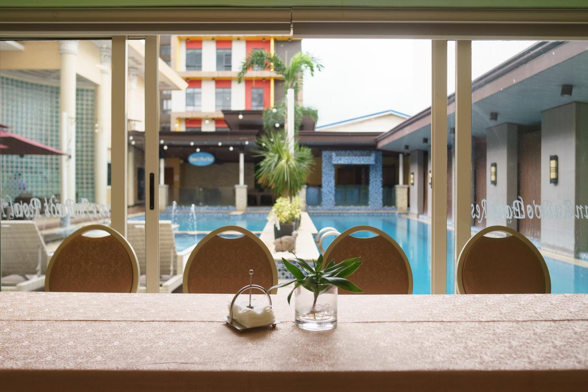 Villa Caceres Hotel Naga  Luaran gambar