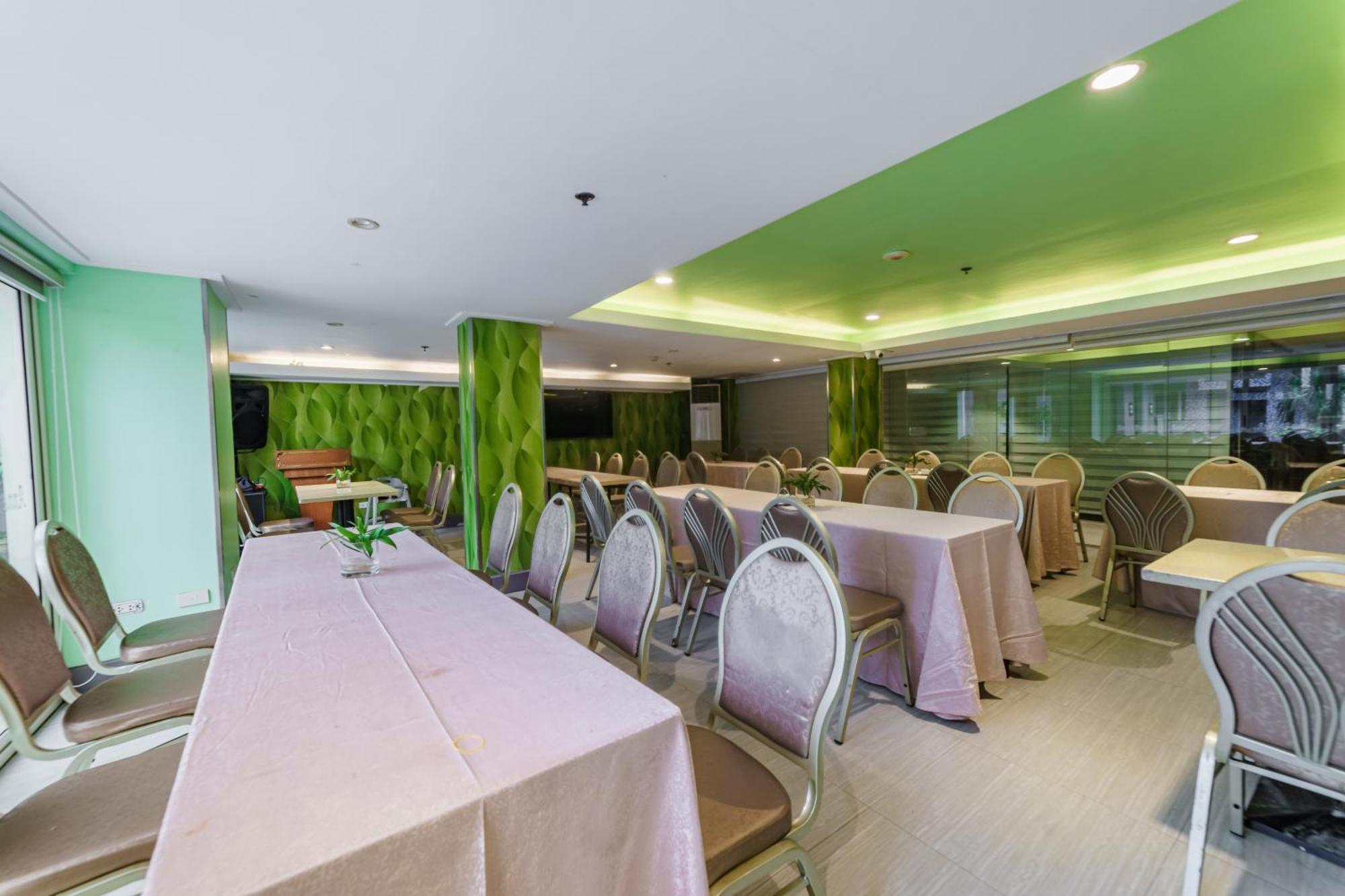 Villa Caceres Hotel Naga  Luaran gambar