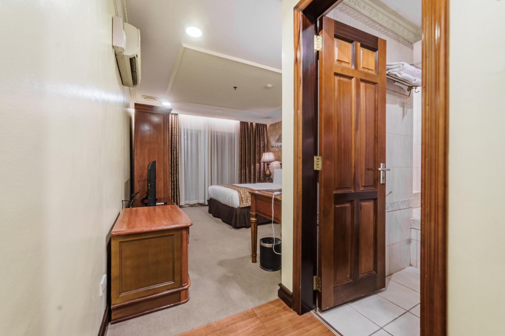 Villa Caceres Hotel Naga  Luaran gambar