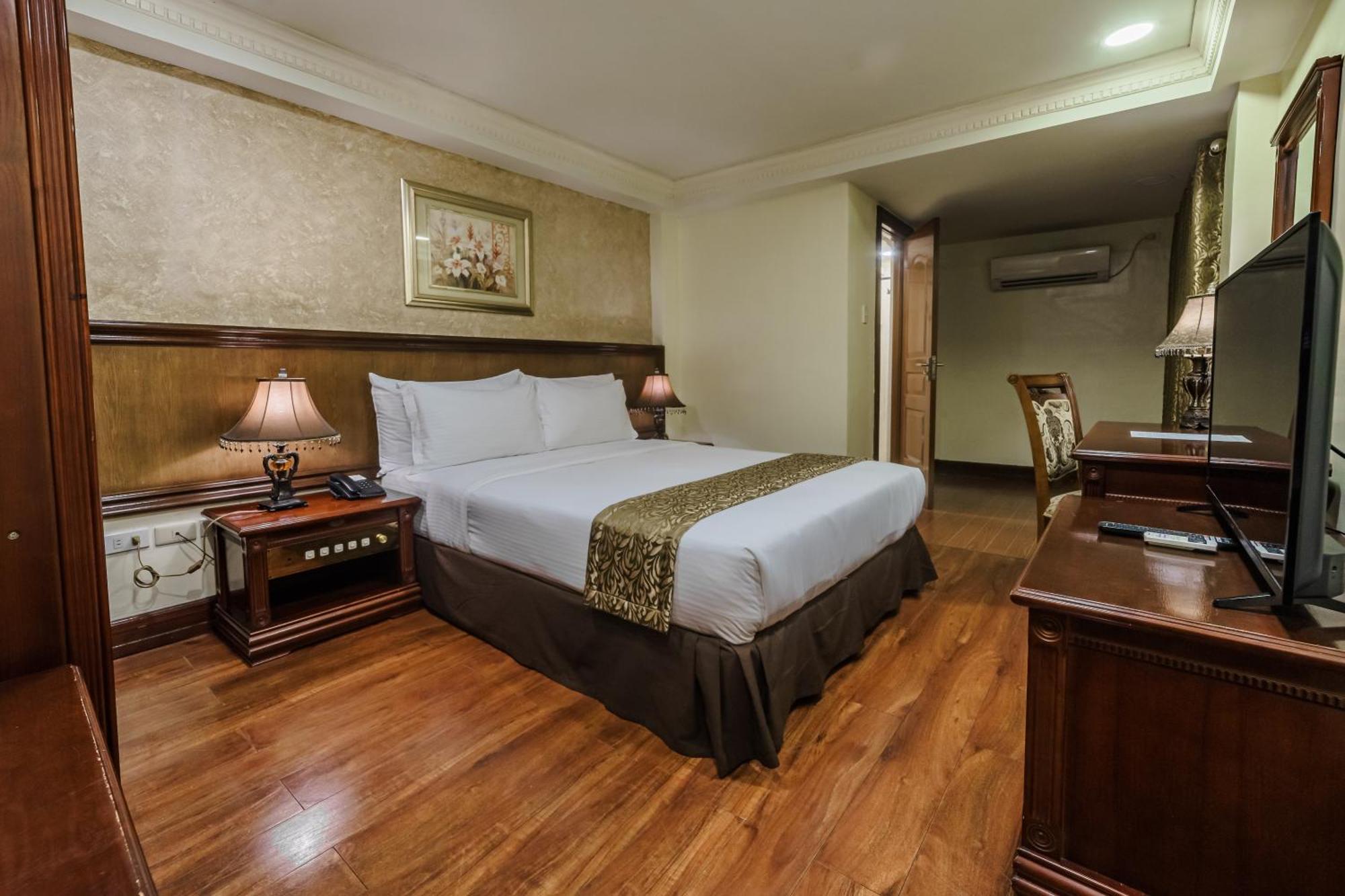 Villa Caceres Hotel Naga  Luaran gambar