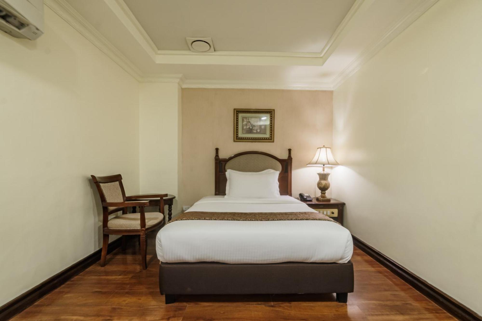 Villa Caceres Hotel Naga  Luaran gambar