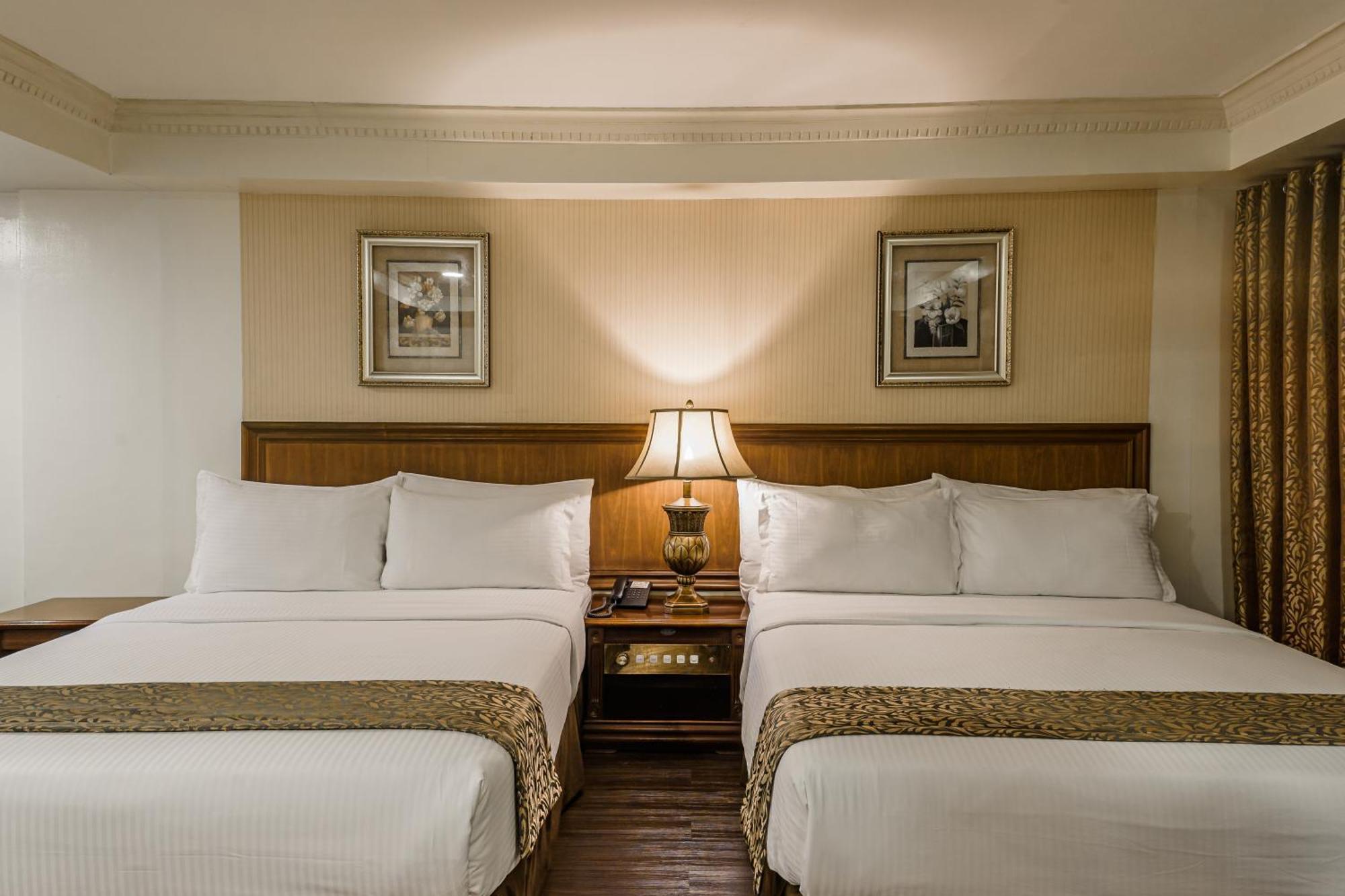 Villa Caceres Hotel Naga  Luaran gambar